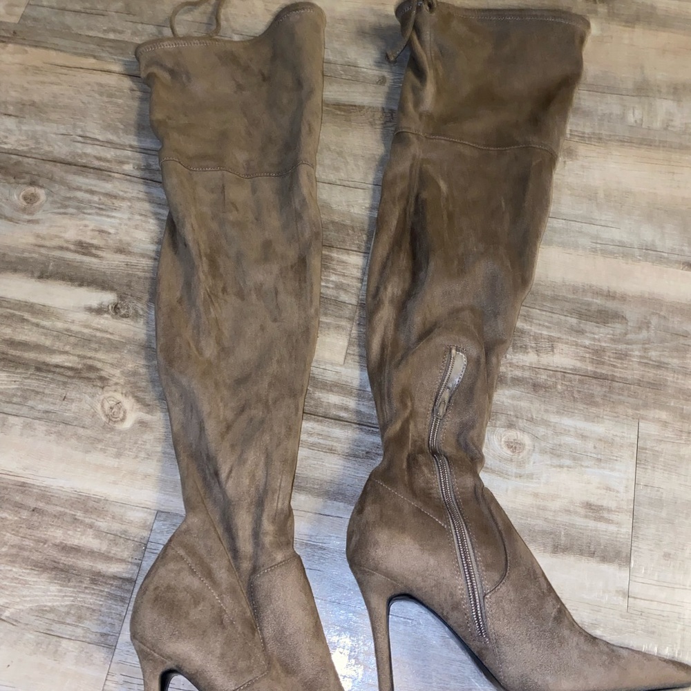 Heel boots